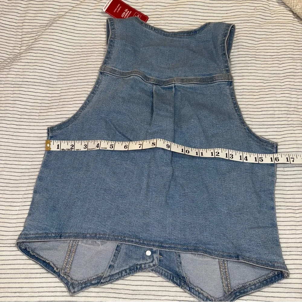 NWT Levi’s Denim Vest xsmall - Picture 4 of 6